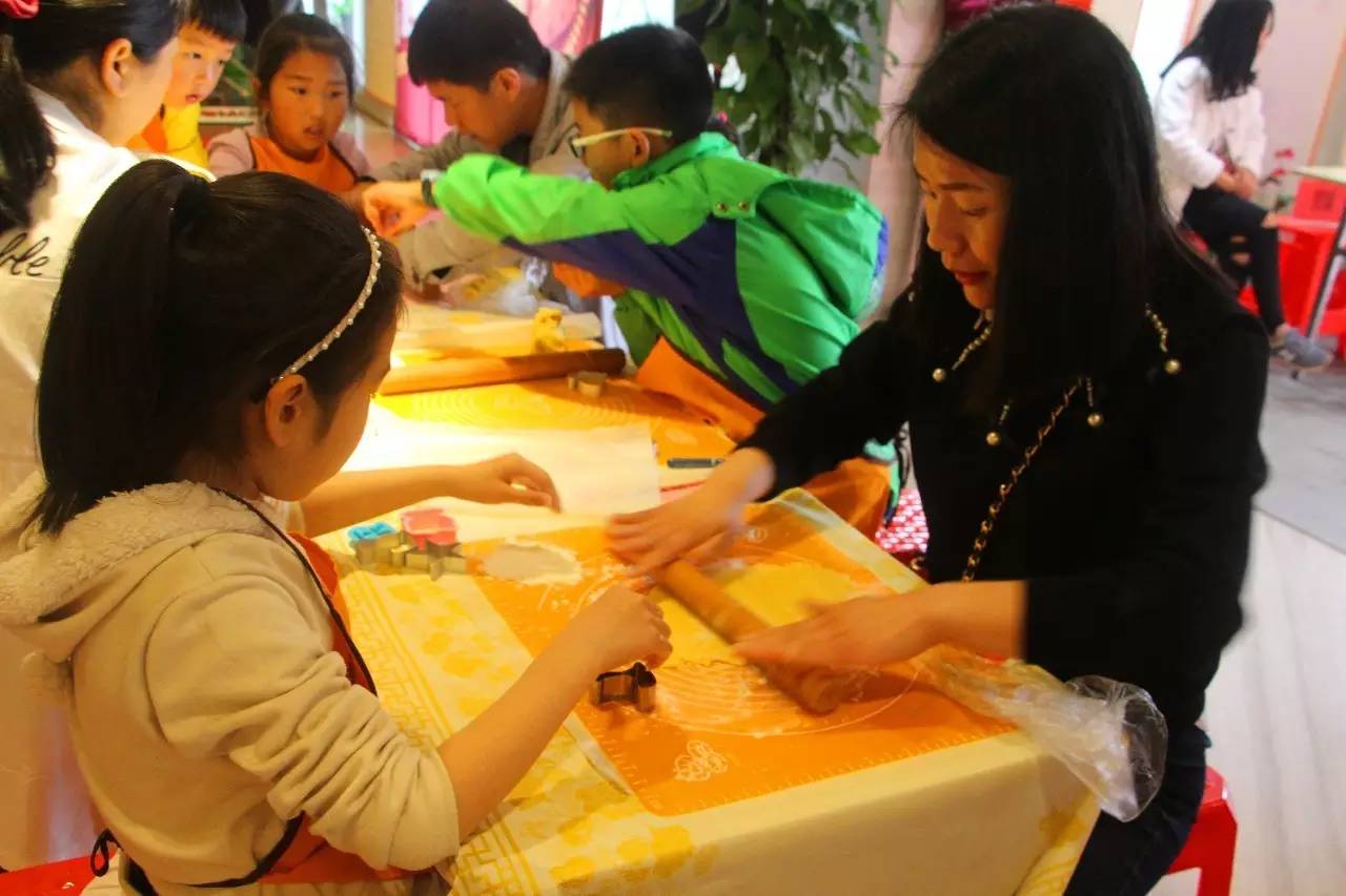 满庭春趣味饼干DIY烘焙活动温情落幕